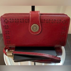 141 EUC Charmore Large Wallet/Organizer